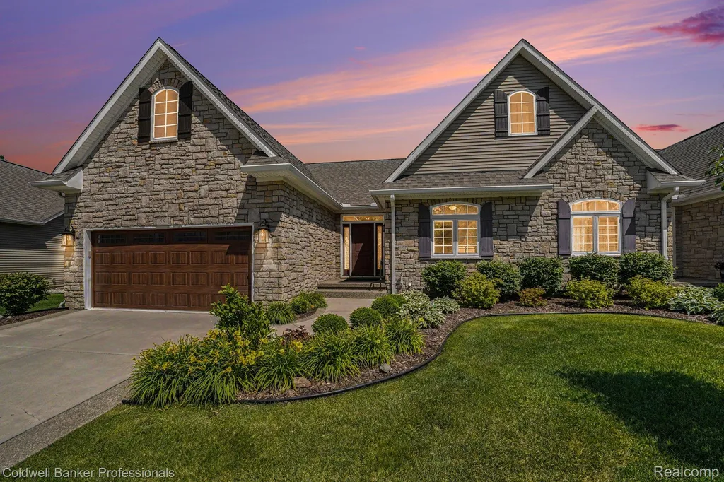 56 Fox Hollow Drive Lapeer City MI 48455