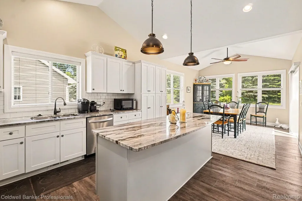 56 Fox Hollow Drive Lapeer City MI 48455