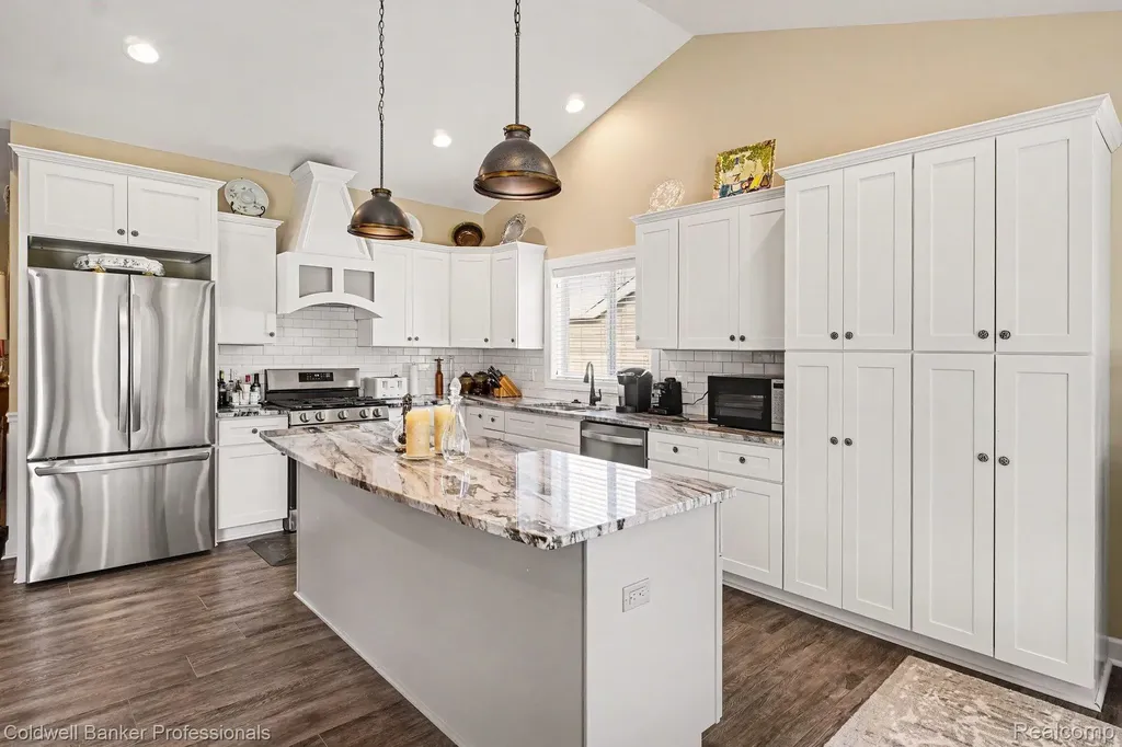 56 Fox Hollow Drive Lapeer City MI 48455