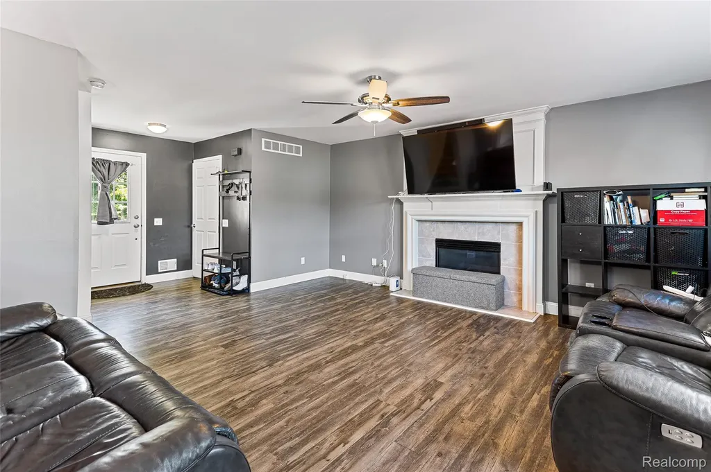 7921 Mallard Way York Charter Township MI 48197