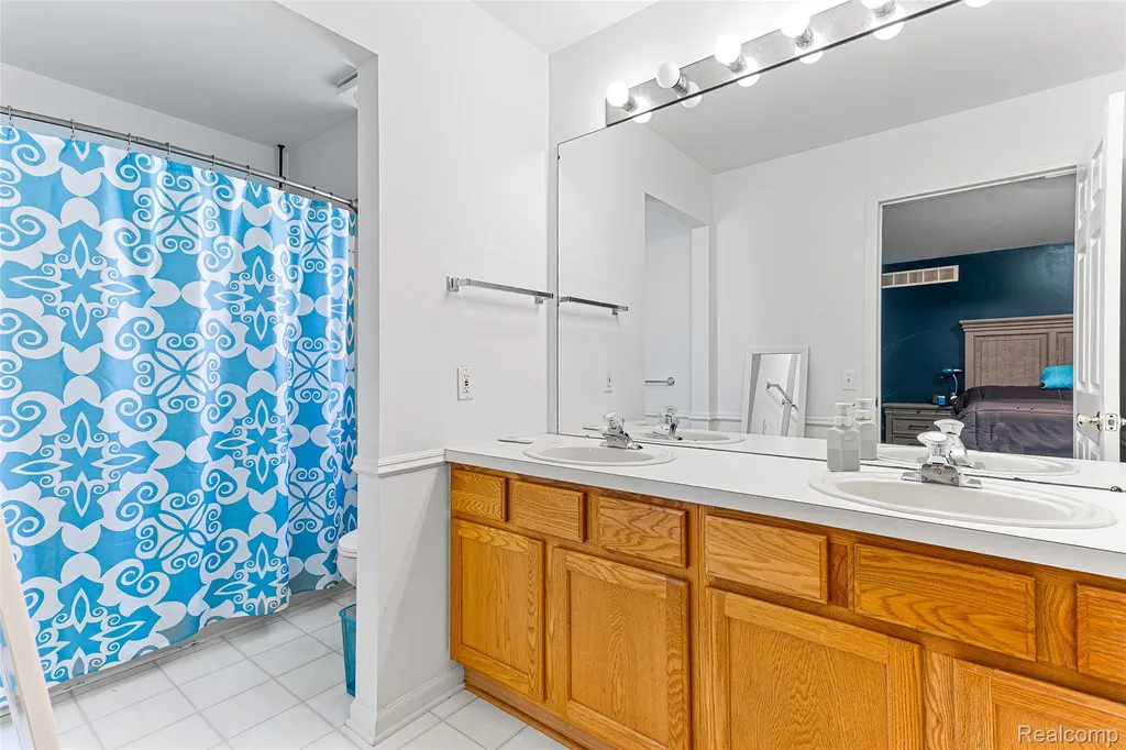7921 Mallard Way York Charter Township MI 48197