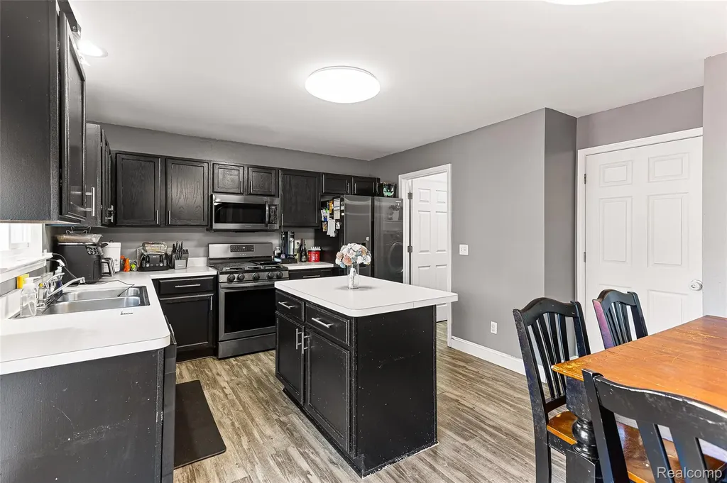 7921 Mallard Way York Charter Township MI 48197
