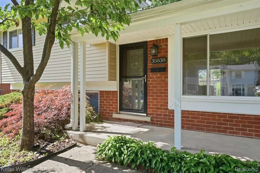 35838 Canyon Drive Westland City MI 48186