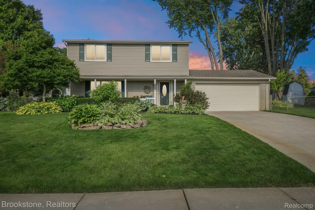 2668 Caterham Drive Waterford Charter Township MI 48329