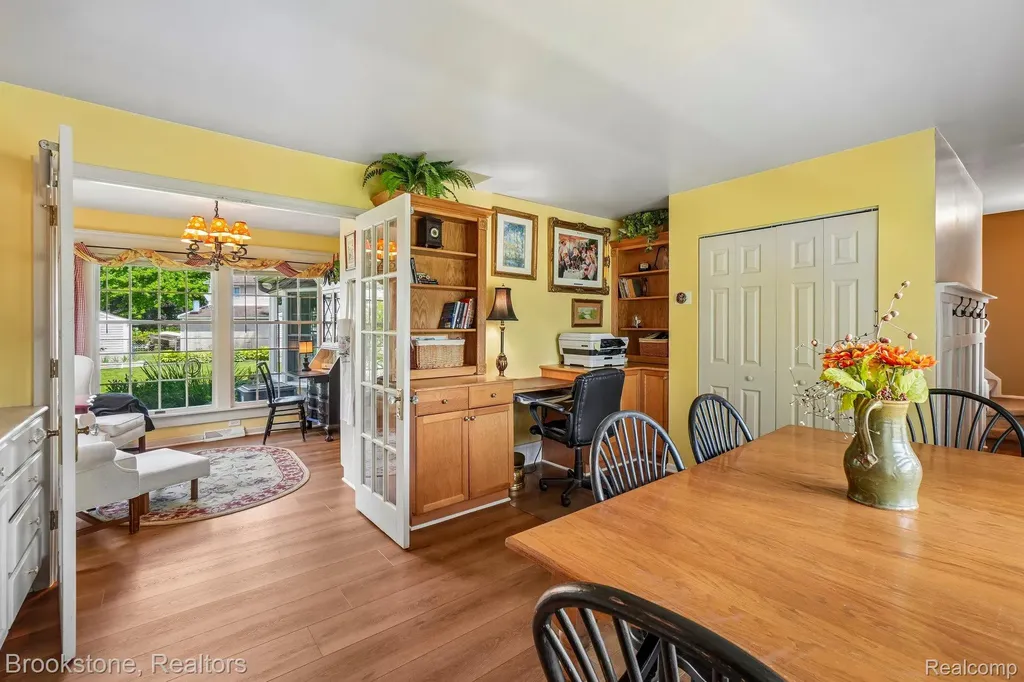 2668 Caterham Drive Waterford Charter Township MI 48329