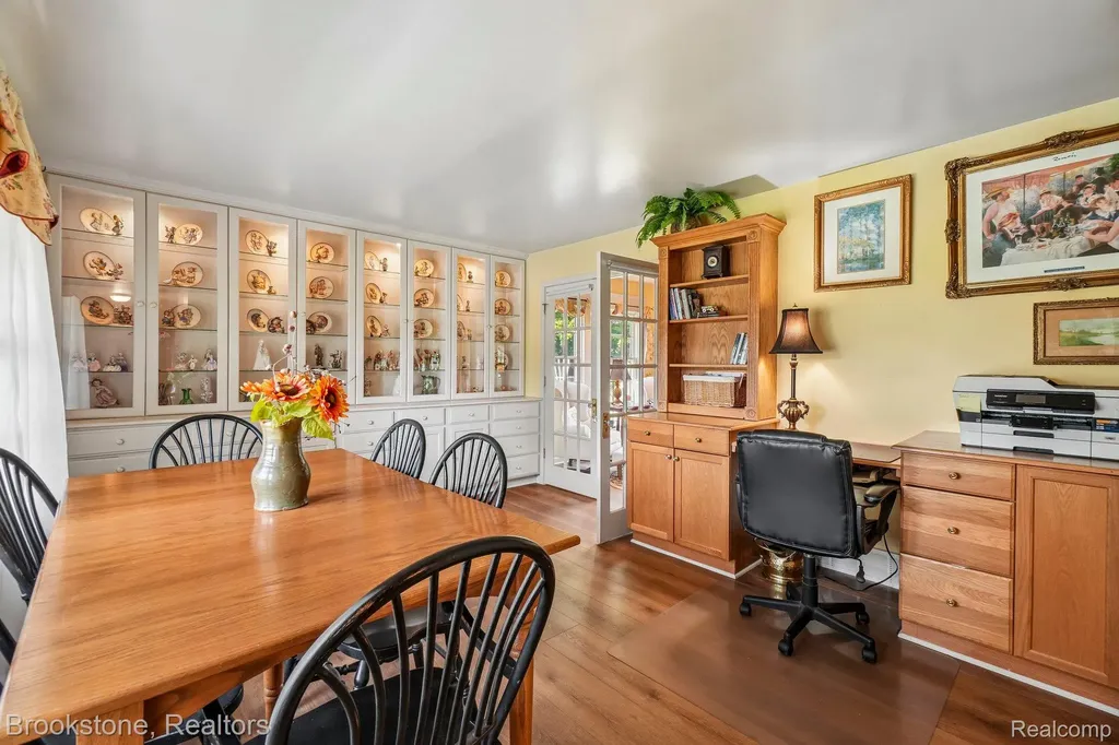 2668 Caterham Drive Waterford Charter Township MI 48329