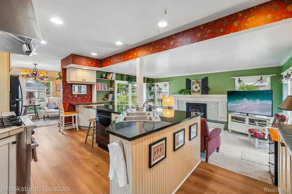 2668 Caterham Drive Waterford Charter Township MI 48329