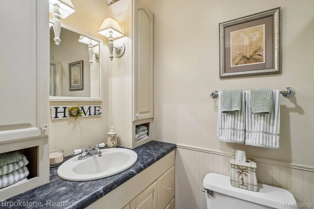 2668 Caterham Drive Waterford Charter Township MI 48329