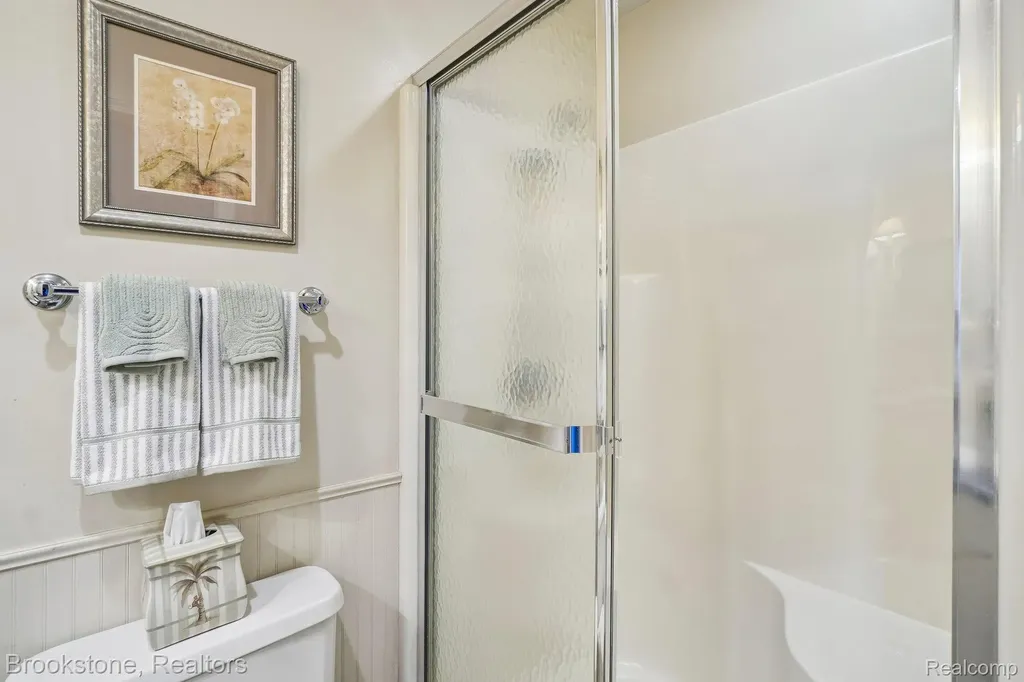 2668 Caterham Drive Waterford Charter Township MI 48329