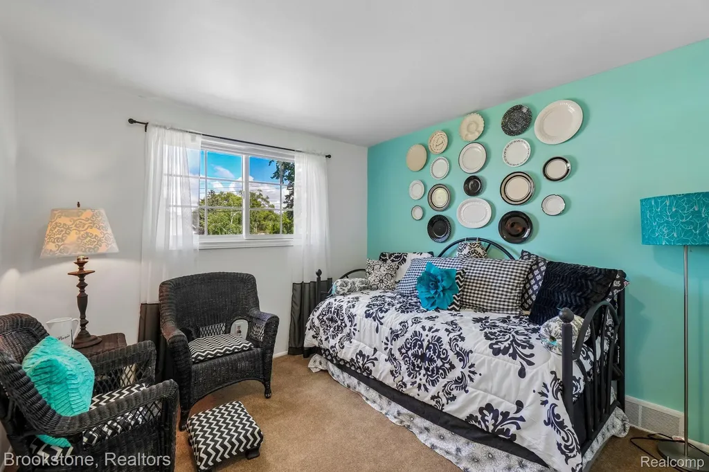 2668 Caterham Drive Waterford Charter Township MI 48329