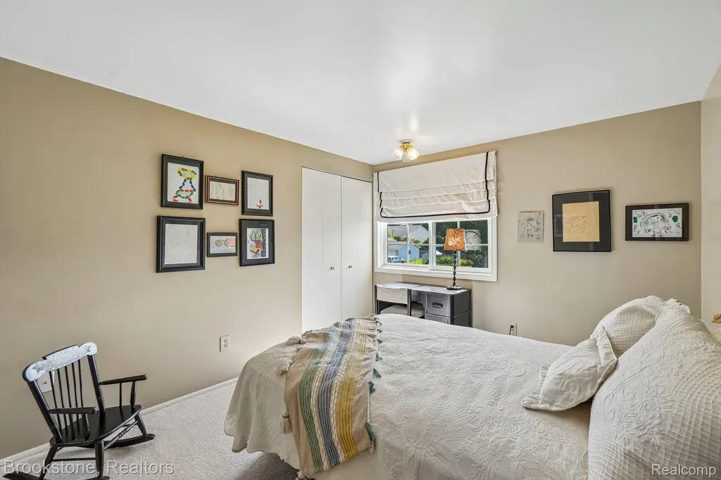 2668 Caterham Drive Waterford Charter Township MI 48329
