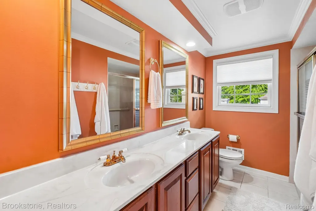2668 Caterham Drive Waterford Charter Township MI 48329