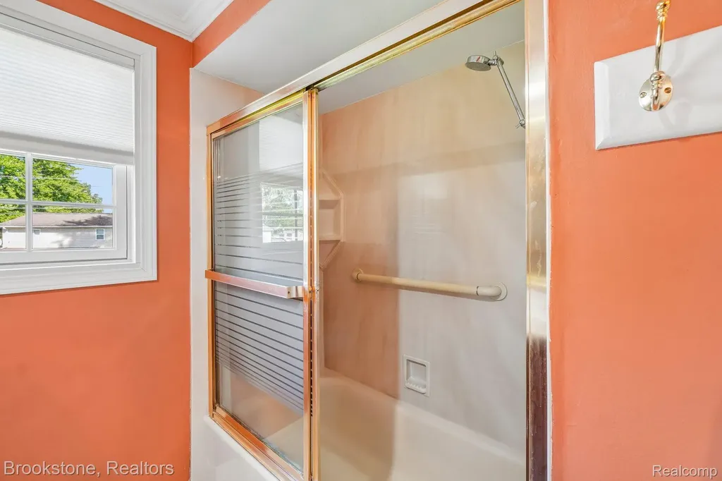 2668 Caterham Drive Waterford Charter Township MI 48329