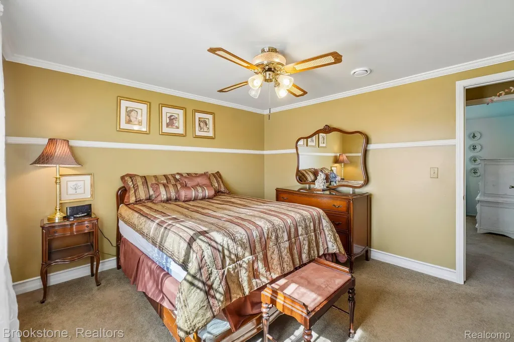 2668 Caterham Drive Waterford Charter Township MI 48329
