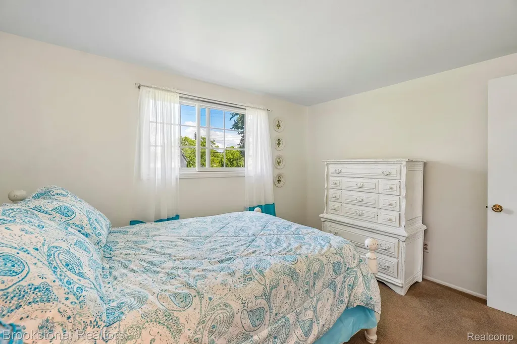 2668 Caterham Drive Waterford Charter Township MI 48329