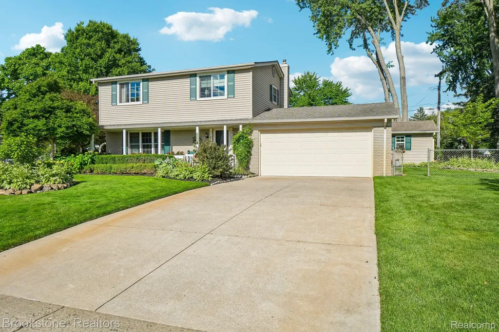 2668 Caterham Drive Waterford Charter Township MI 48329