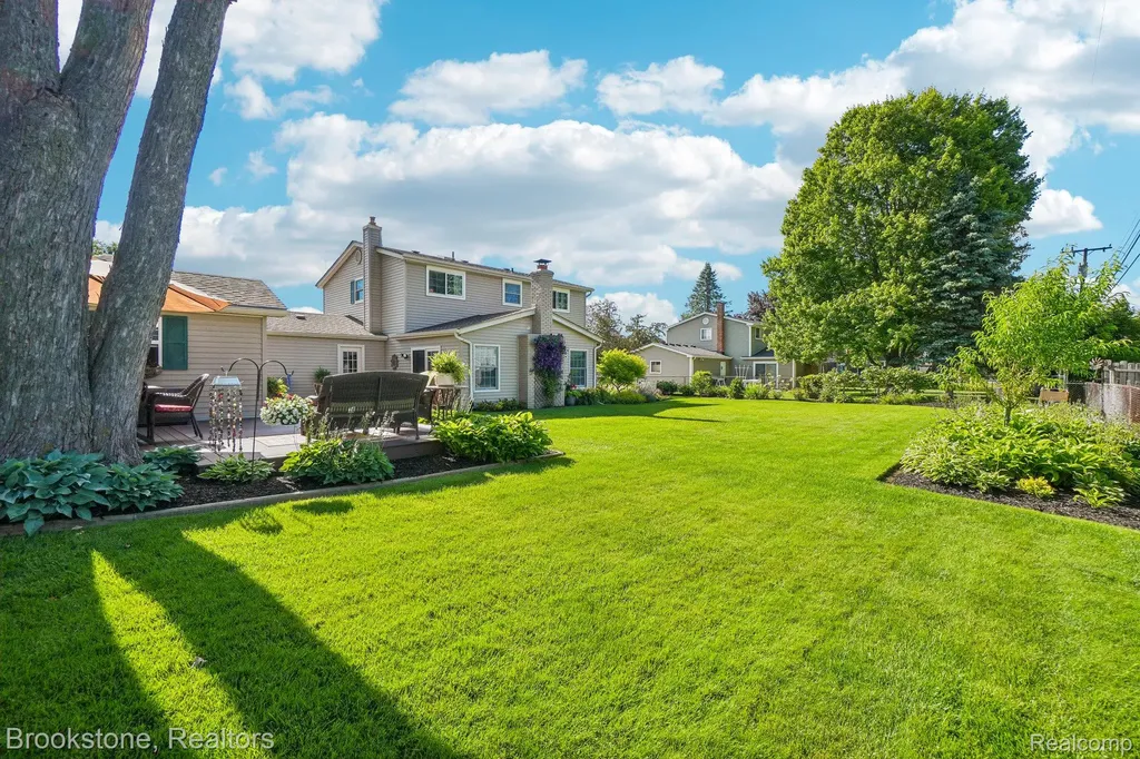 2668 Caterham Drive Waterford Charter Township MI 48329