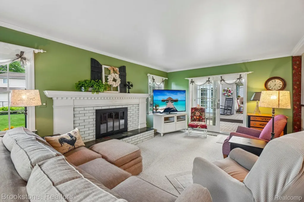 2668 Caterham Drive Waterford Charter Township MI 48329