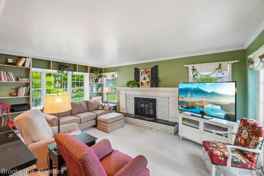 2668 Caterham Drive Waterford Charter Township MI 48329