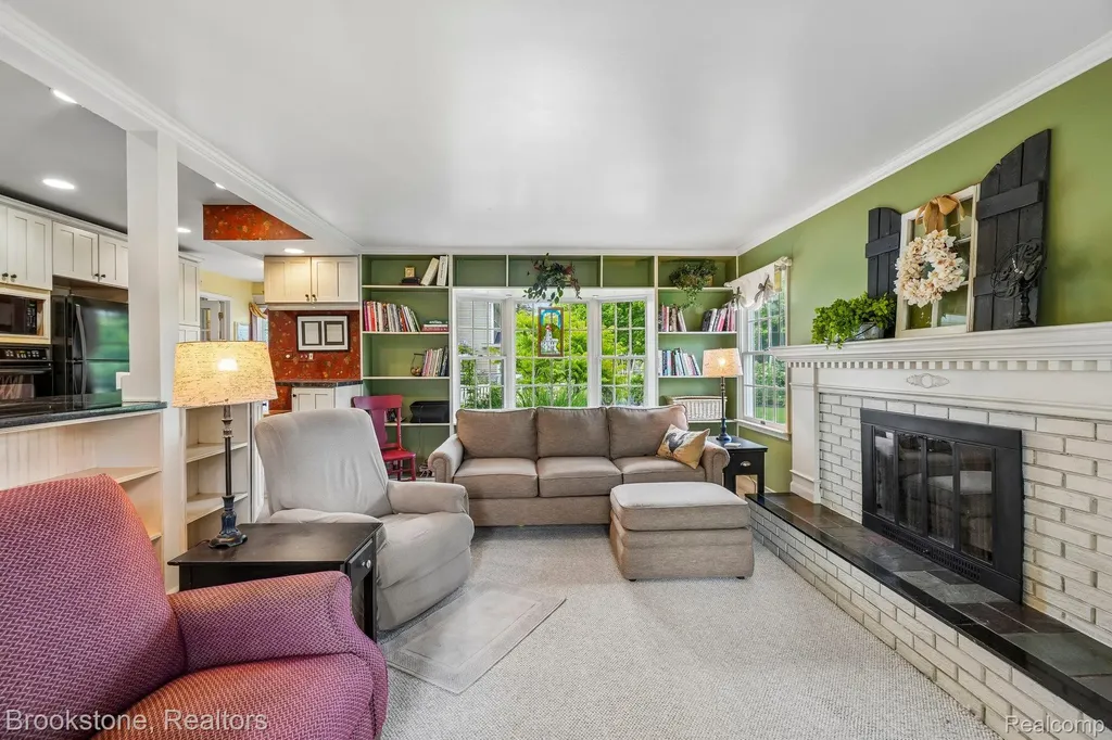 2668 Caterham Drive Waterford Charter Township MI 48329