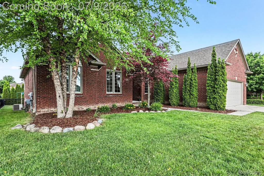 50289 Nantwich Drive Macomb Township MI 48044
