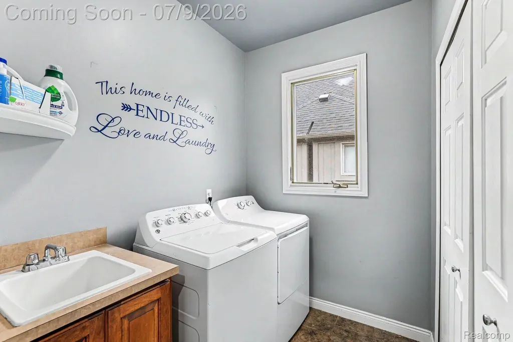 50289 Nantwich Drive Macomb Township MI 48044