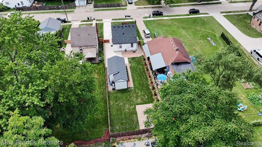 23440 Republic Avenue Oak Park City MI 48237