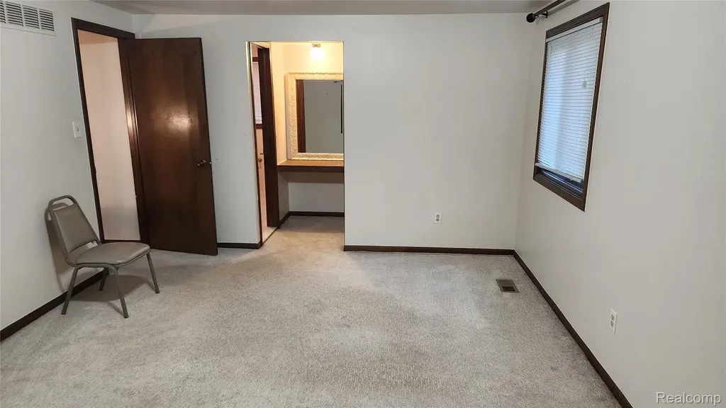 35312 Northmont Drive Farmington Hills City MI 48331