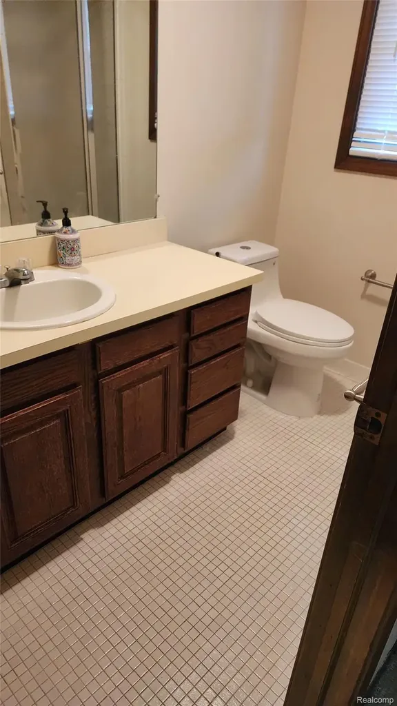 35312 Northmont Drive Farmington Hills City MI 48331