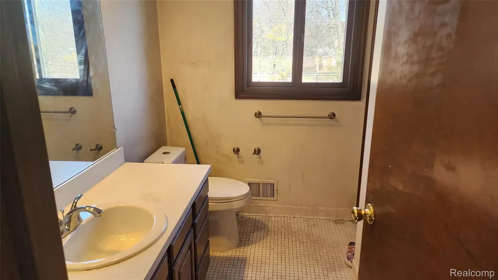 35312 Northmont Drive Farmington Hills City MI 48331