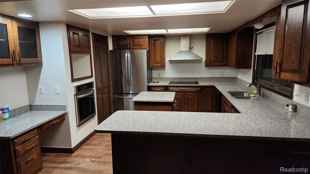 35312 Northmont Drive Farmington Hills City MI 48331