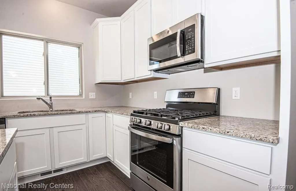 53188 Woodland Meadows Chesterfield Township MI 48047