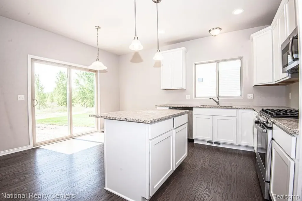 53188 Woodland Meadows Chesterfield Township MI 48047