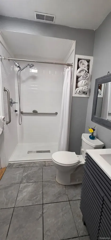 3285 Mapledale Street Commerce Charter Township MI 48382