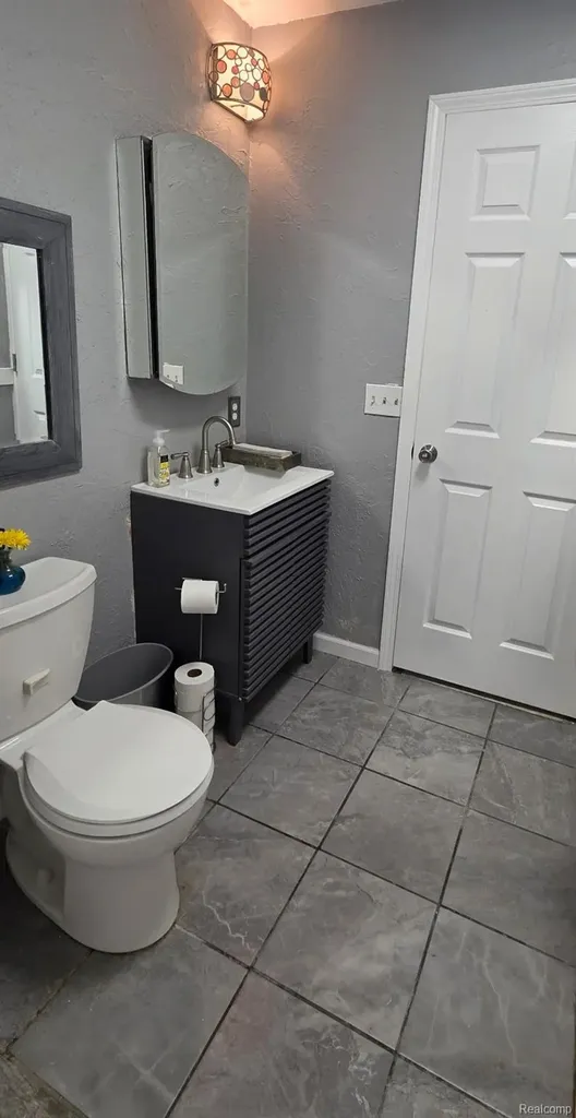 3285 Mapledale Street Commerce Charter Township MI 48382