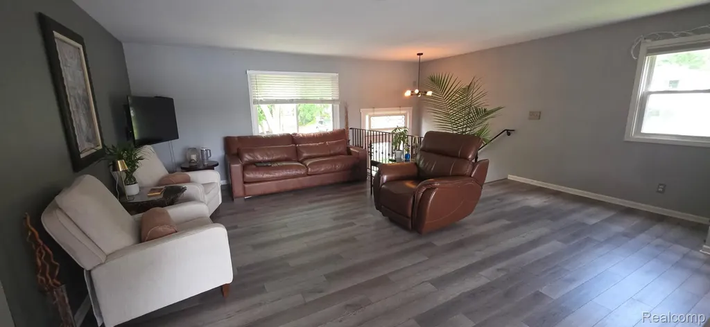 3285 Mapledale Street Commerce Charter Township MI 48382