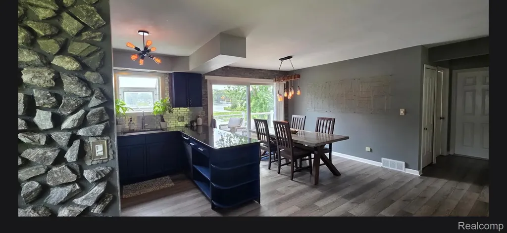 3285 Mapledale Street Commerce Charter Township MI 48382