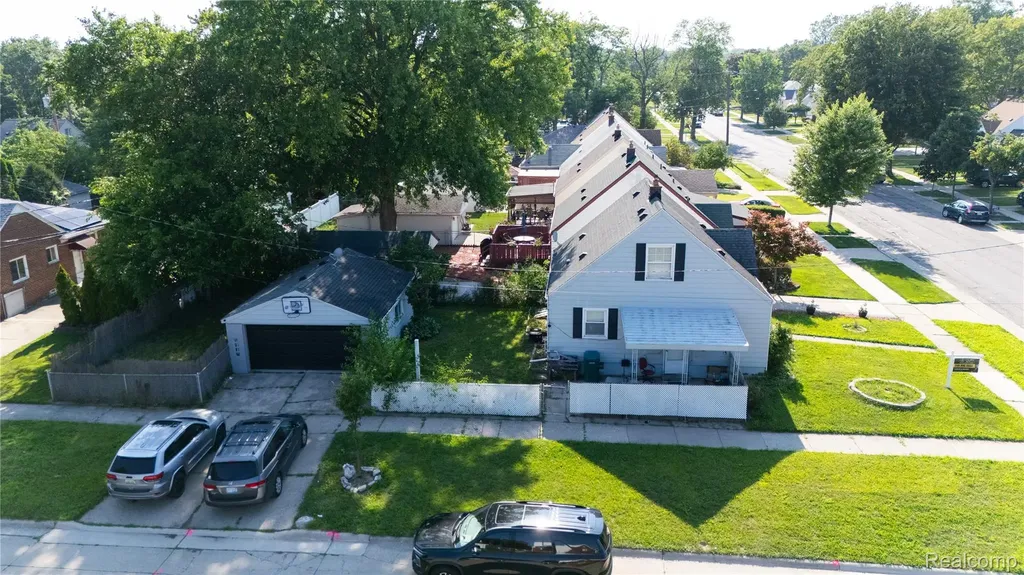 21501 Carlysle Street Dearborn City MI 48124
