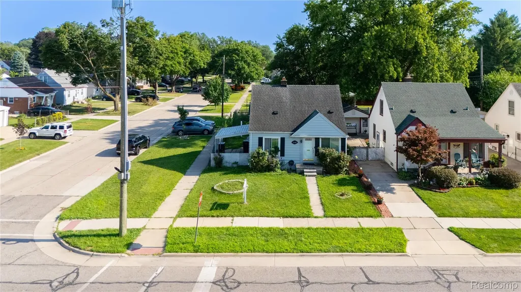 21501 Carlysle Street Dearborn City MI 48124