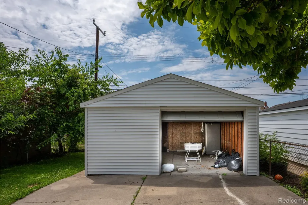 5725 Bingham Street Dearborn City MI 48126