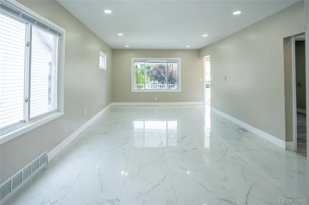 5725 Bingham Street Dearborn City MI 48126