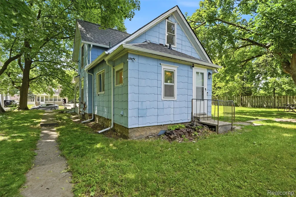 307 N Gorham Street Jackson City MI 49202