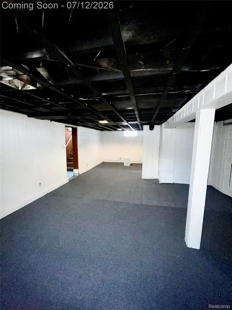 2406 Gold Avenue Flint City MI 48503