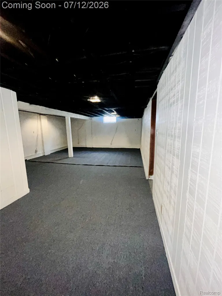 2406 Gold Avenue Flint City MI 48503