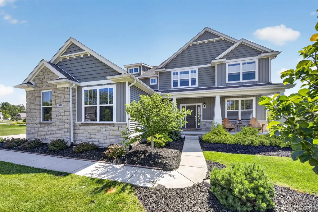 2429 Walnut View Drive Hartland Township MI 48855