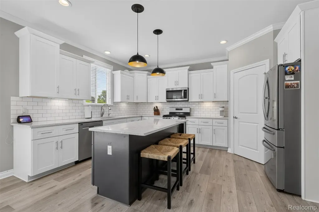 2429 Walnut View Drive Hartland Township MI 48855