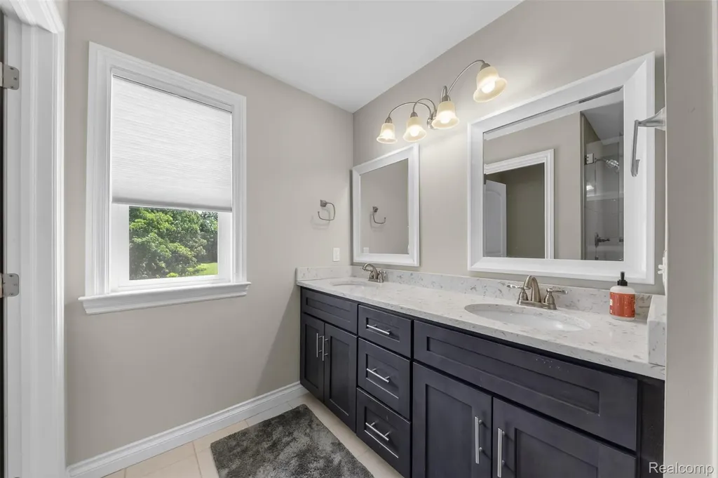 2429 Walnut View Drive Hartland Township MI 48855