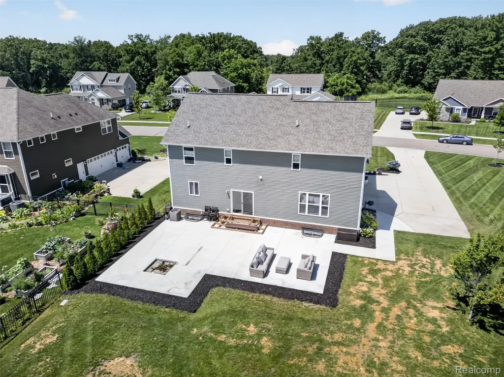 2429 Walnut View Drive Hartland Township MI 48855