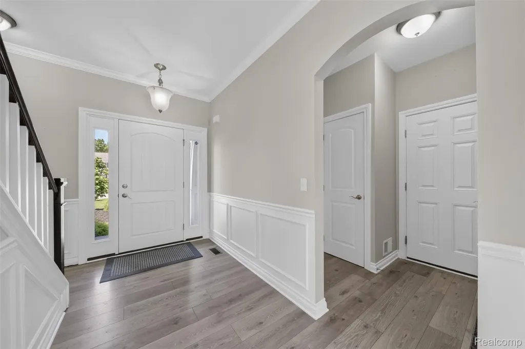 2429 Walnut View Drive Hartland Township MI 48855