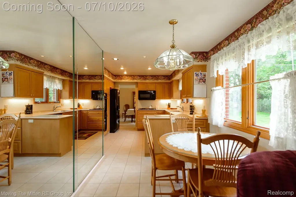 16359 Alpine Drive Livonia City MI 48154